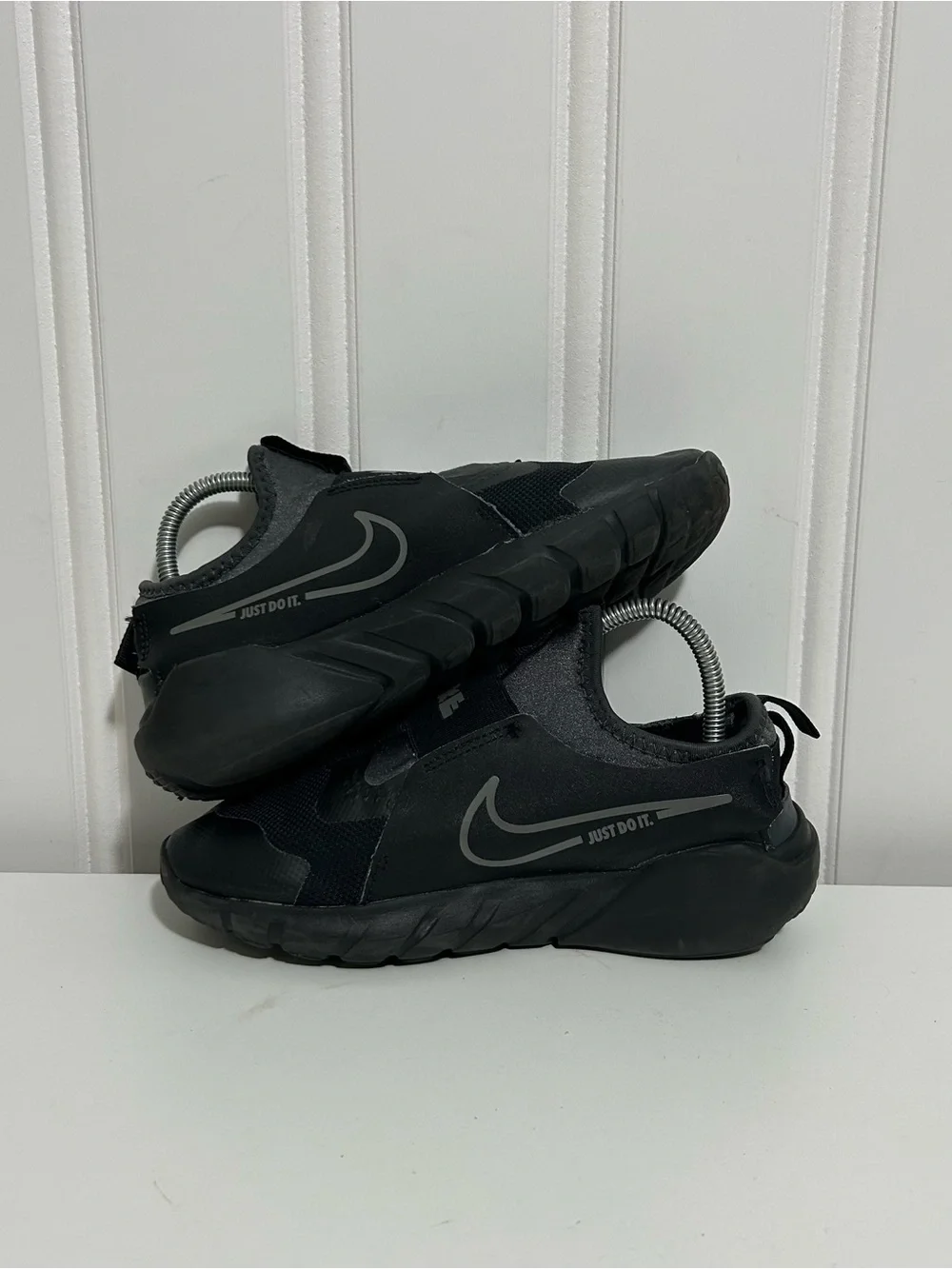 Nike flex runner black grey slip on